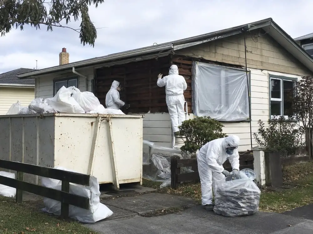 Safe asbestos handling in Hamilton