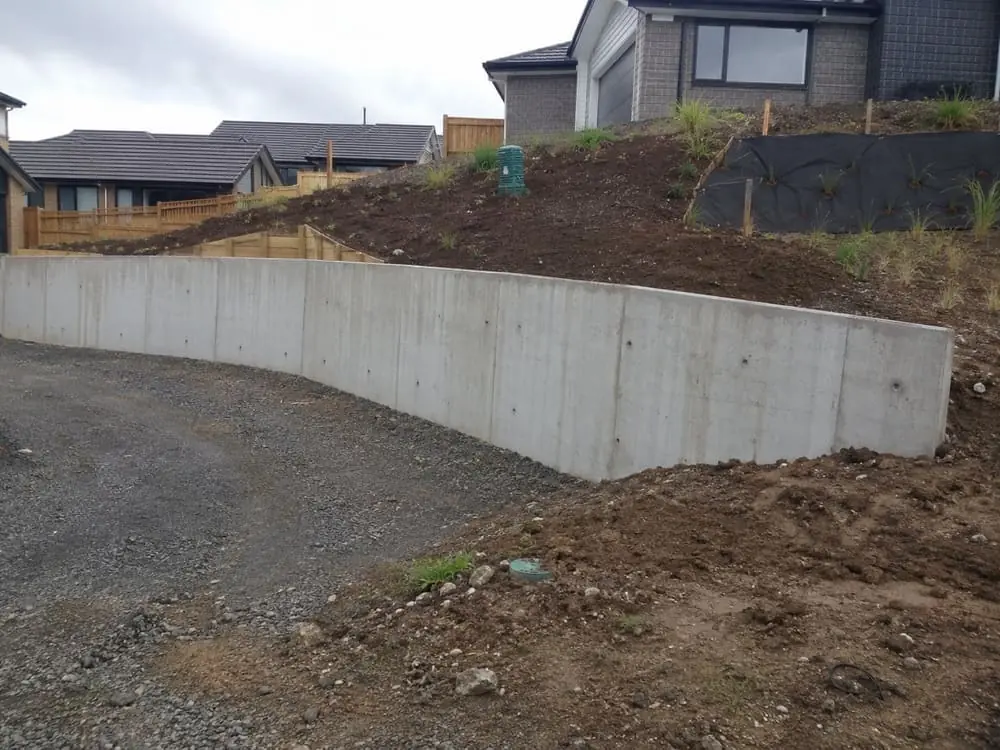 Retaining wall replacement in Hamilton
